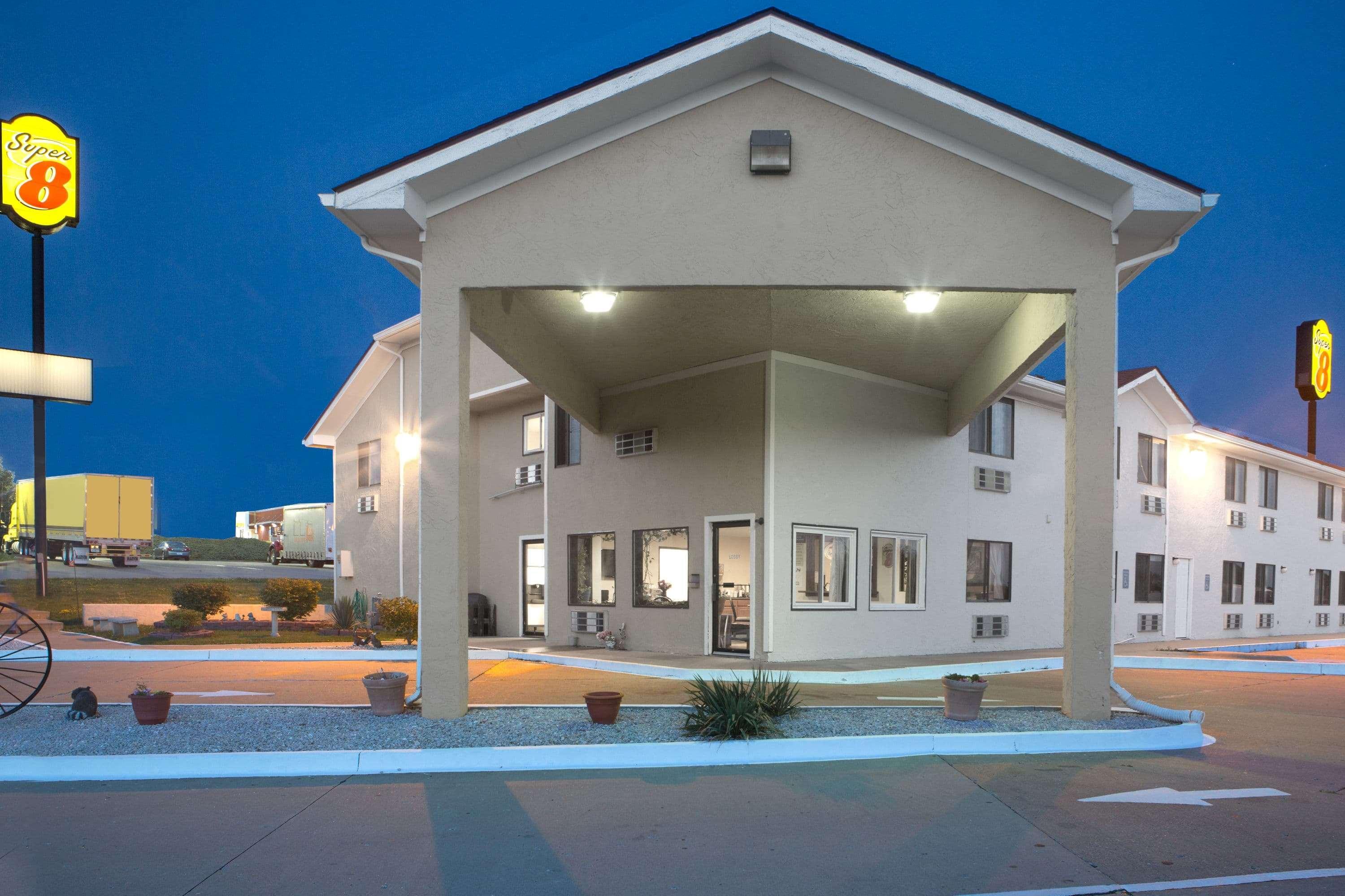 Super 8 By Wyndham Boonville Exterior foto